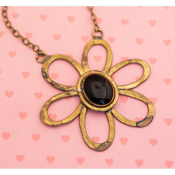 Vintage Black Center Gold Tone Floral Necklace 32 inch - X16 - Picture 1 of 3